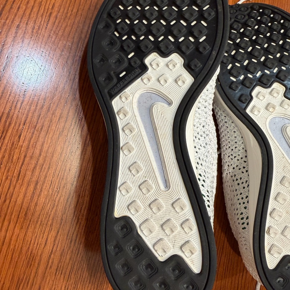 Nike Flyknit Racer Sneakers with Black Bow Detail - Picture 4 of 5